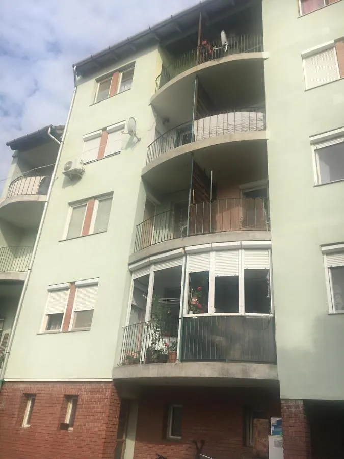 Lägenhet Szeged Pu-Ma Apartman